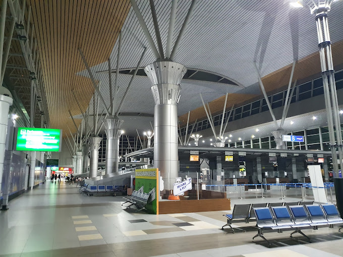مطار كوتا كينبالو الدولي